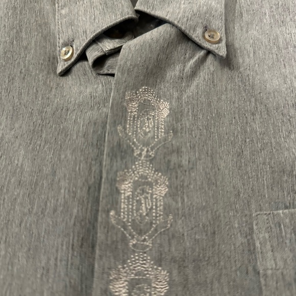 Stylish Men's Gray Casual Button Down Shirt - Picture 5 of 6